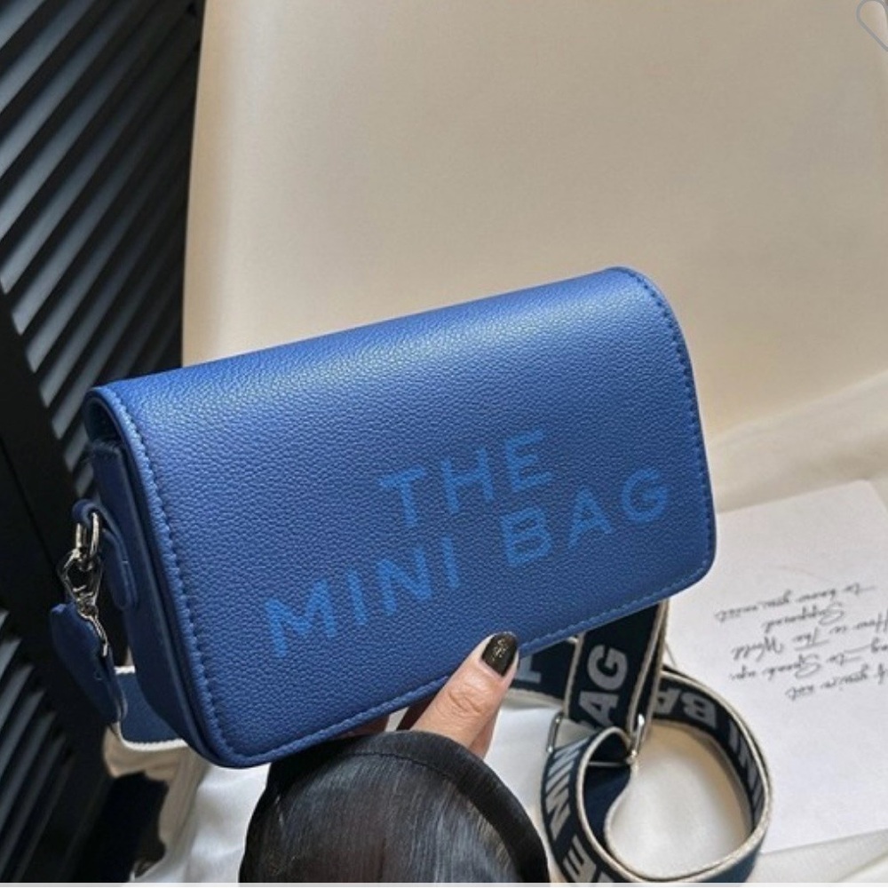 Elegant Blue Crossbody Bag